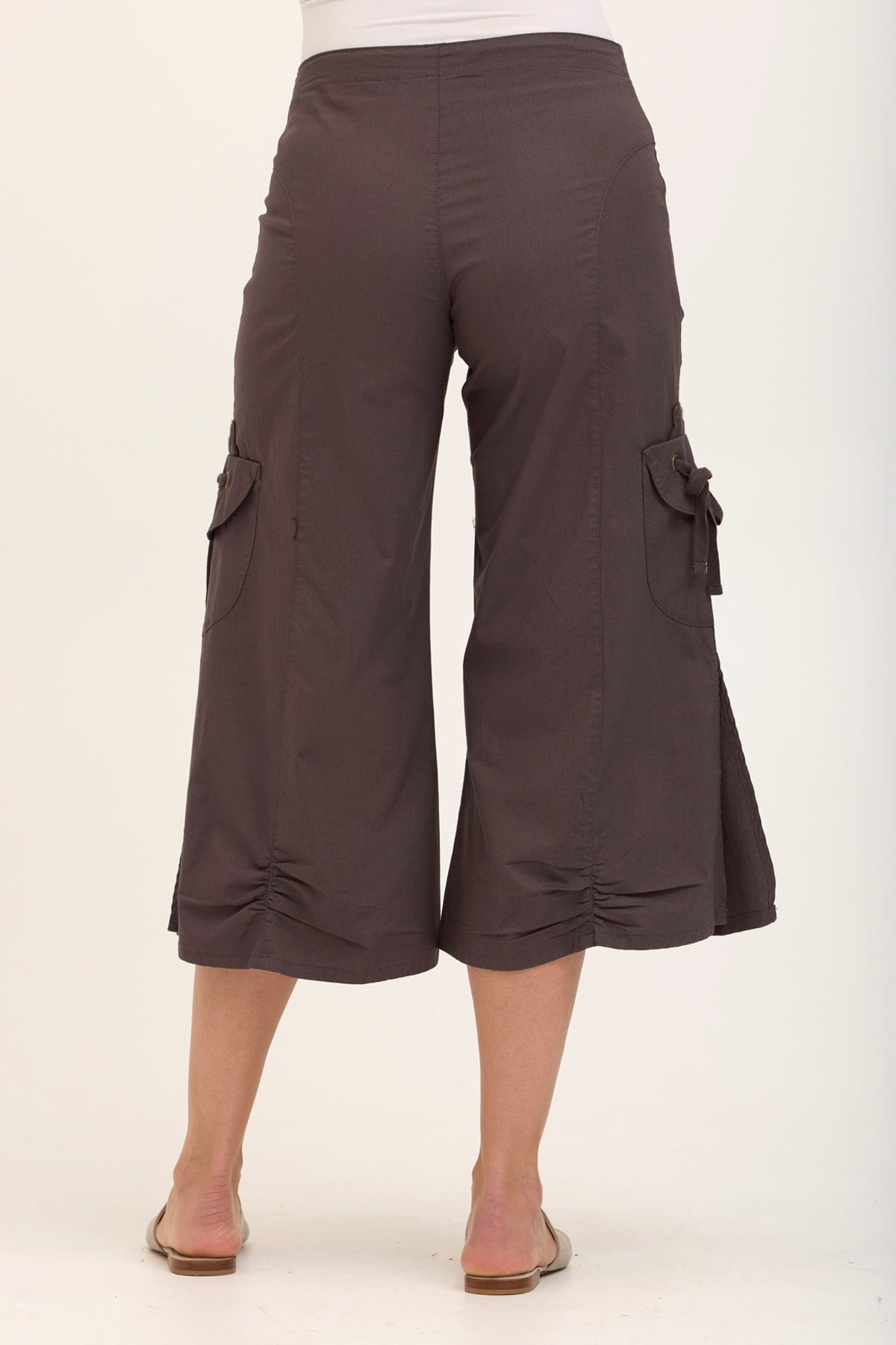 Wearables Core Cargo Gaucho Crop Stretch Poplin Pant Charcoal - XCVI