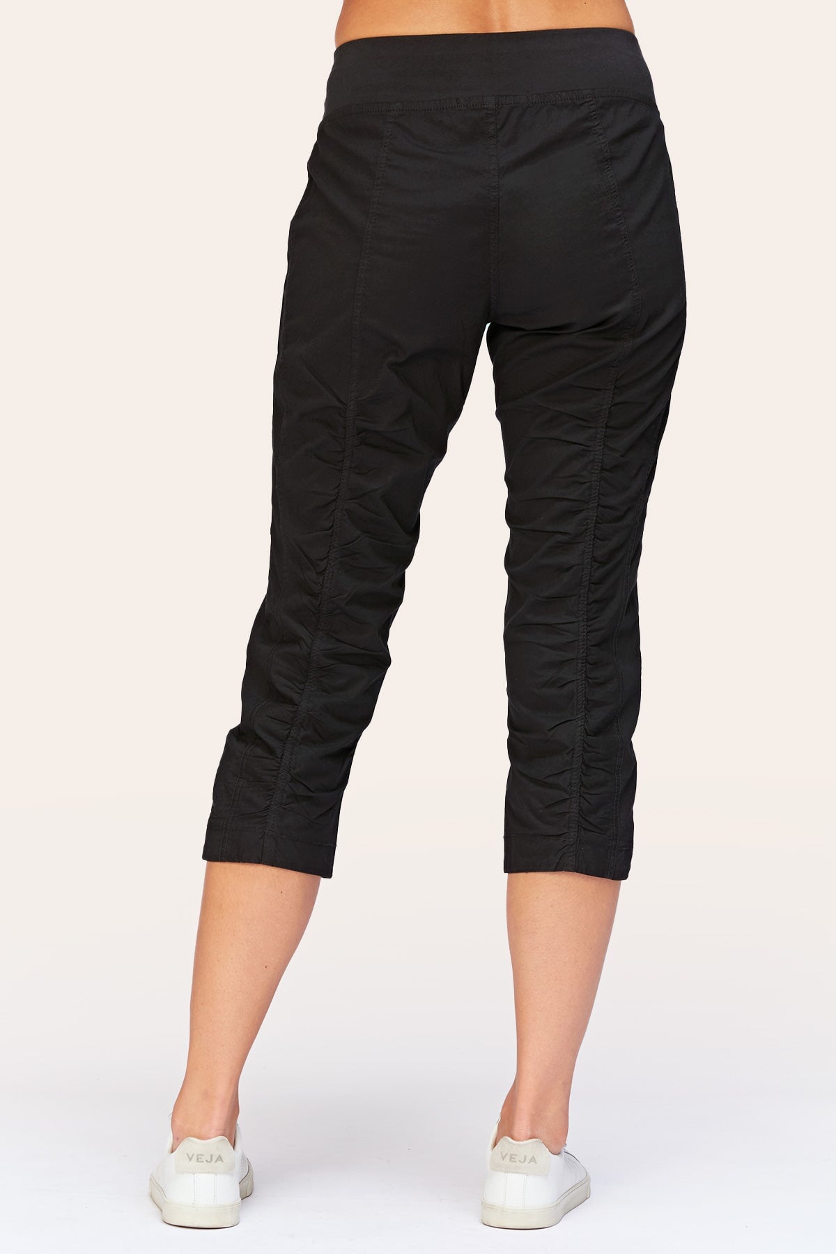 Iris Crop in Black - XCVI