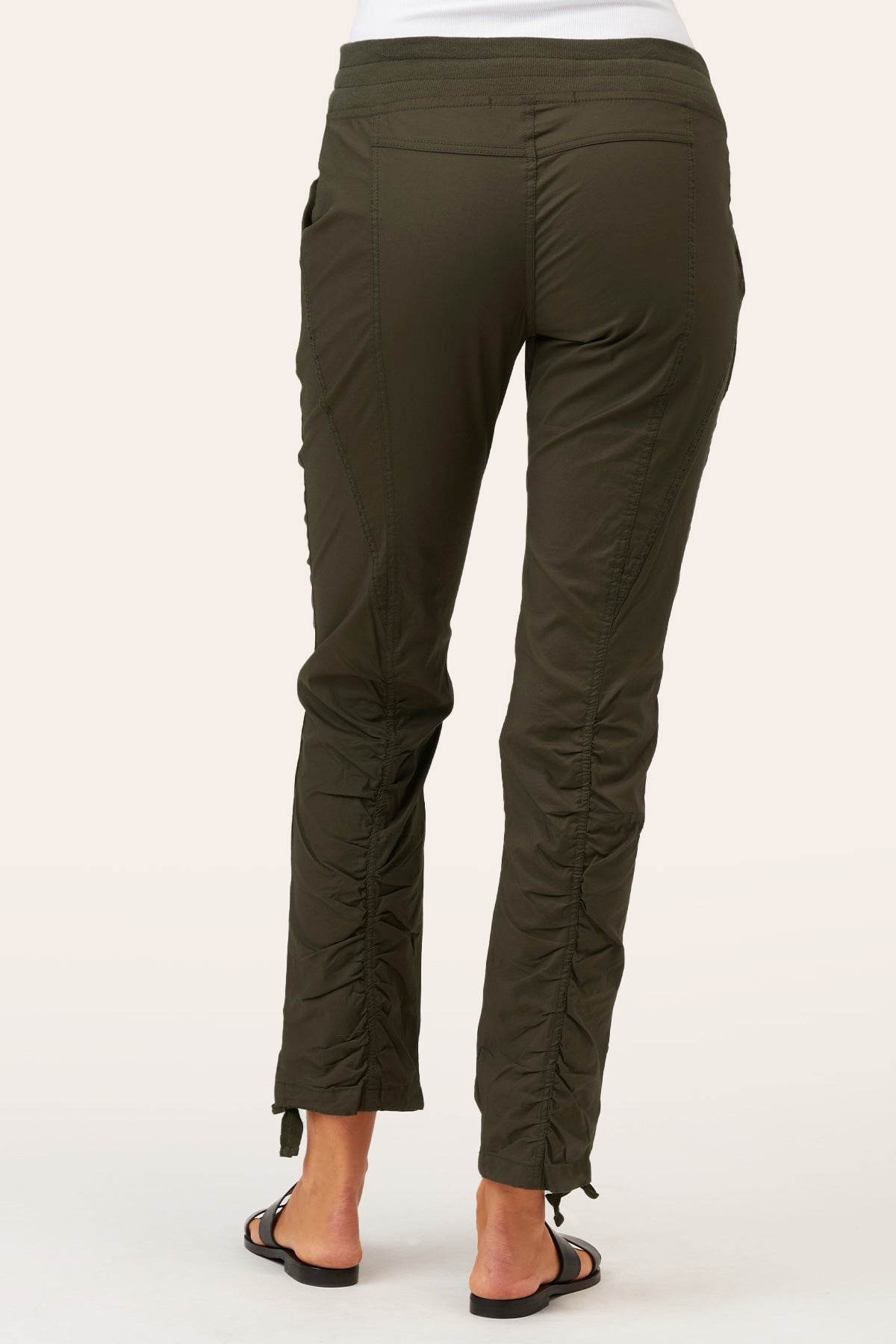 Jules Pant in Olive - XCVI
