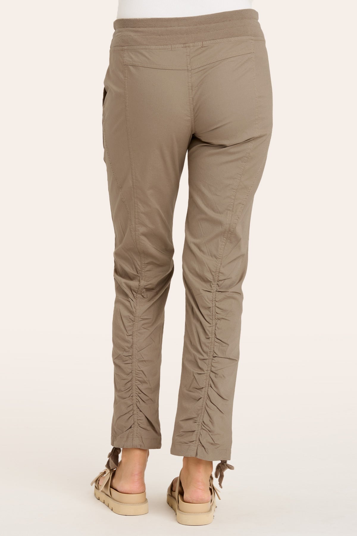 Jules Pant in Truffle - XCVI