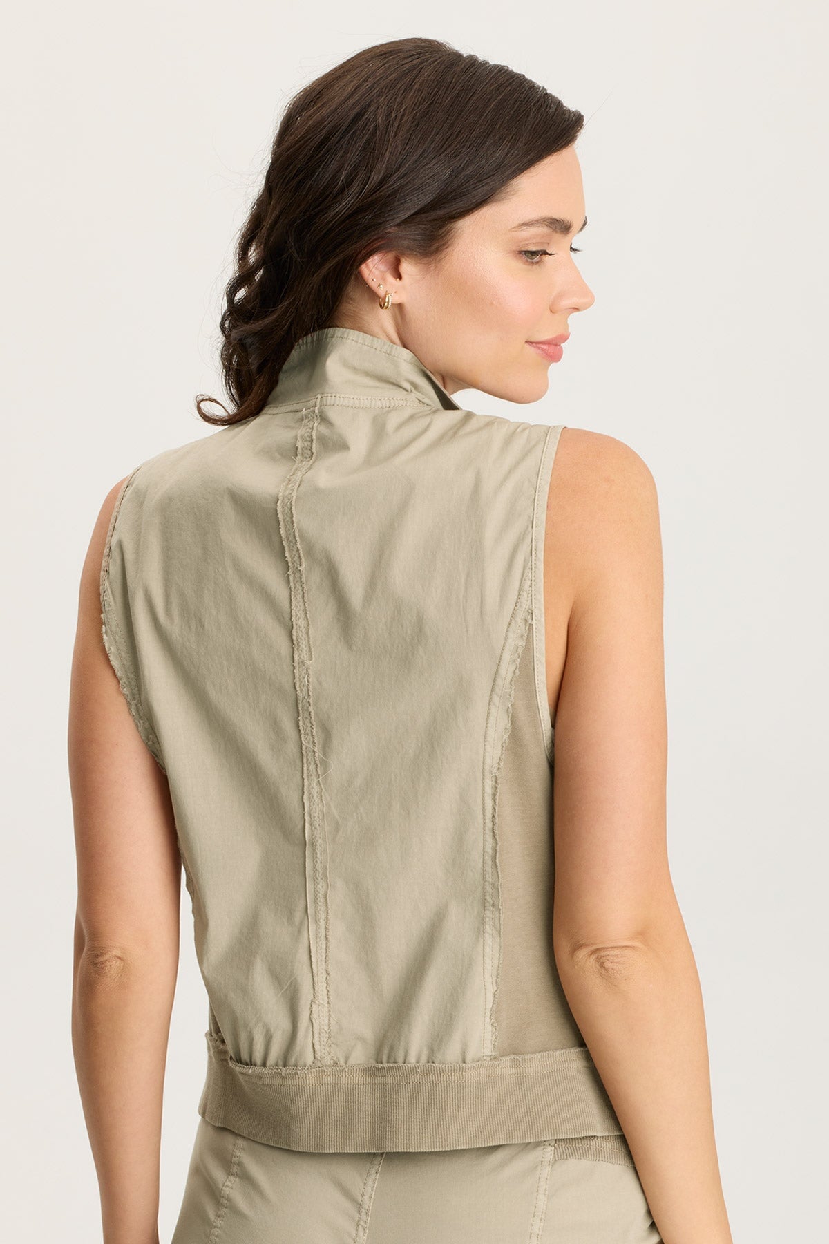 Grindelle Vest – Poplin and Jersey with Utility Pockets Sand - XCVI