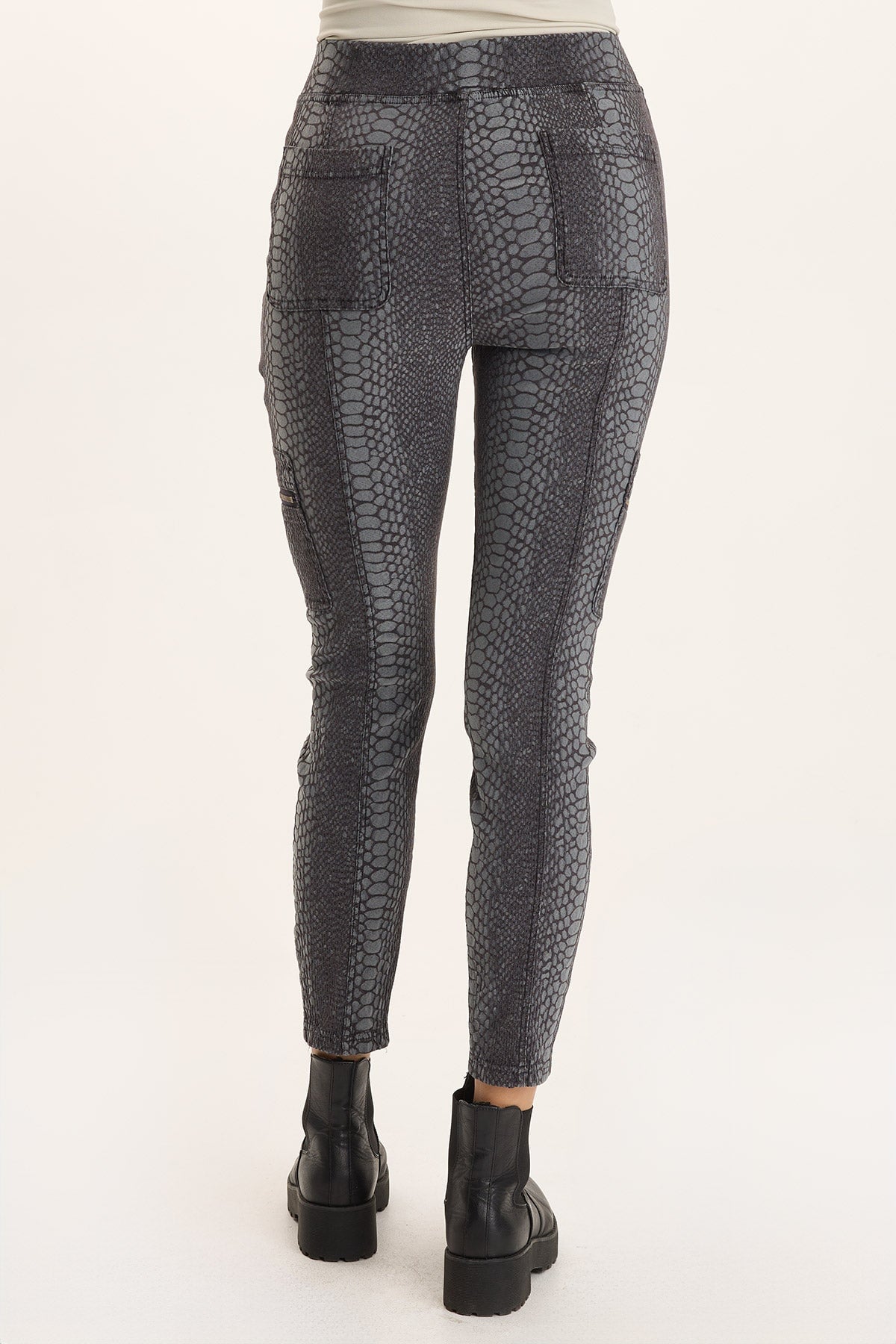Gamlin Textured Jacquard Elevated Legging Ashlar - XCVI