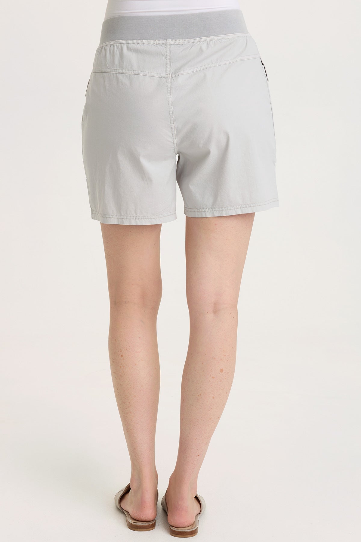 Carlo Stretch Poplin Front Pocket Pull-On Yoked Waist Short Soft Pebble Pigment - XCVI