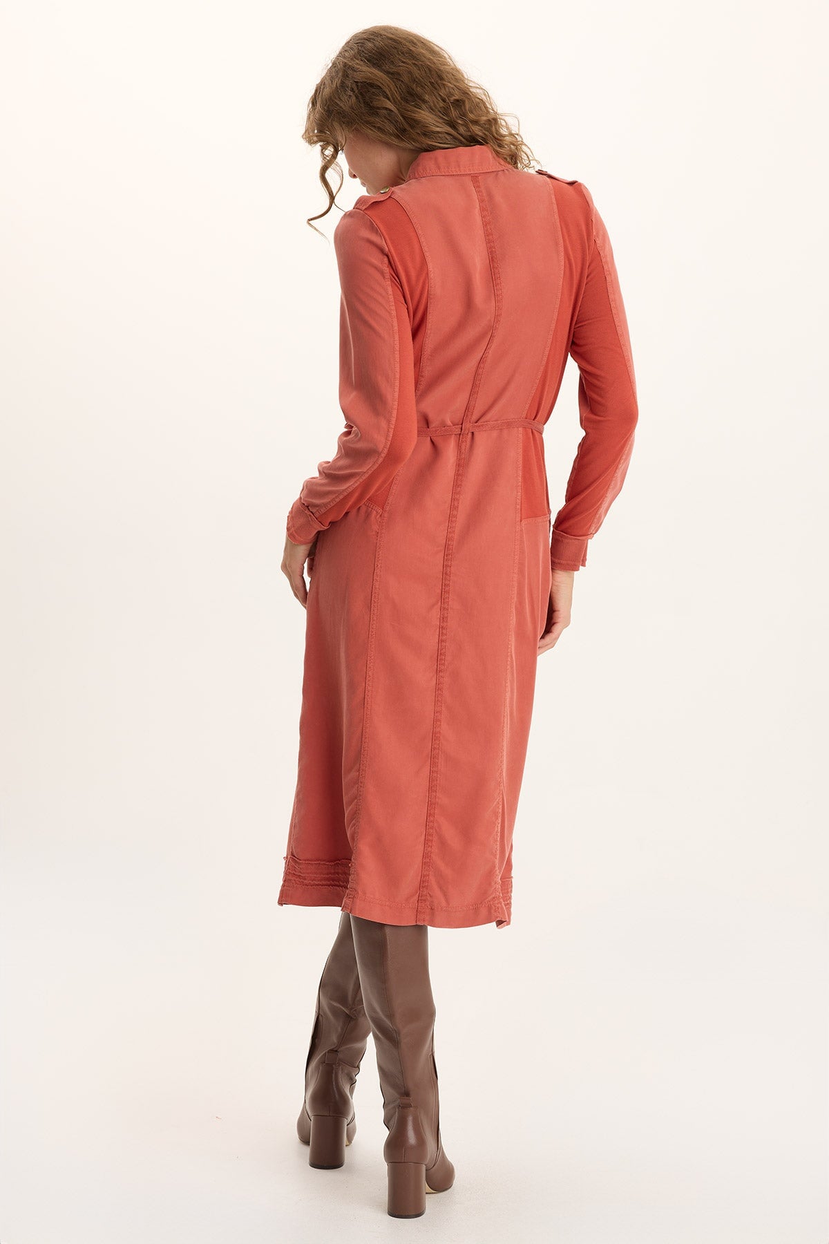 Oksana Twill/Jersey Snap-Up Midi Dress Papaver - XCVI