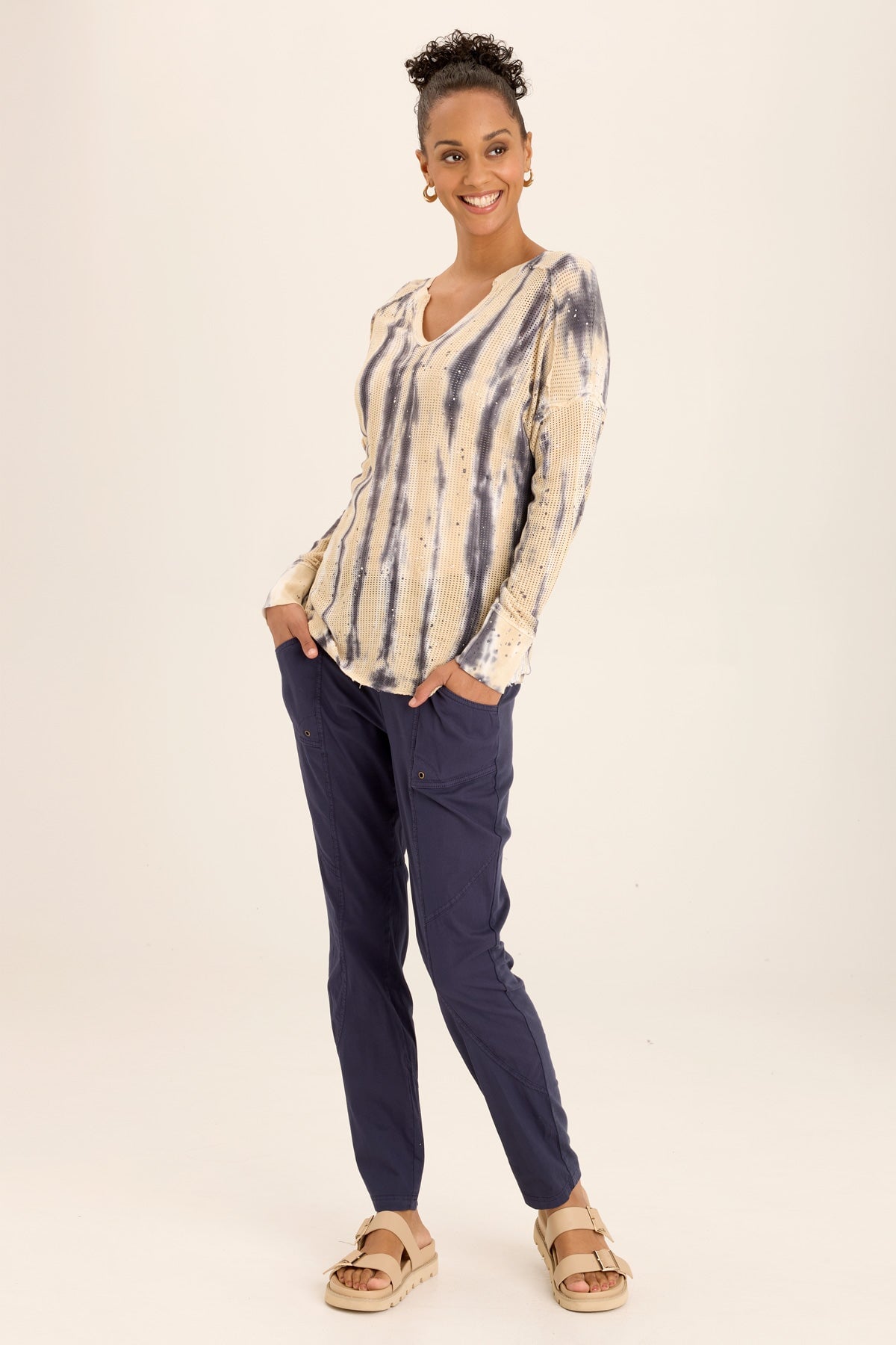 Wearables Bullock Mesh V-Neck Pullover with rib detail and drop shoulder in Blue Flecked Wash - XCVI