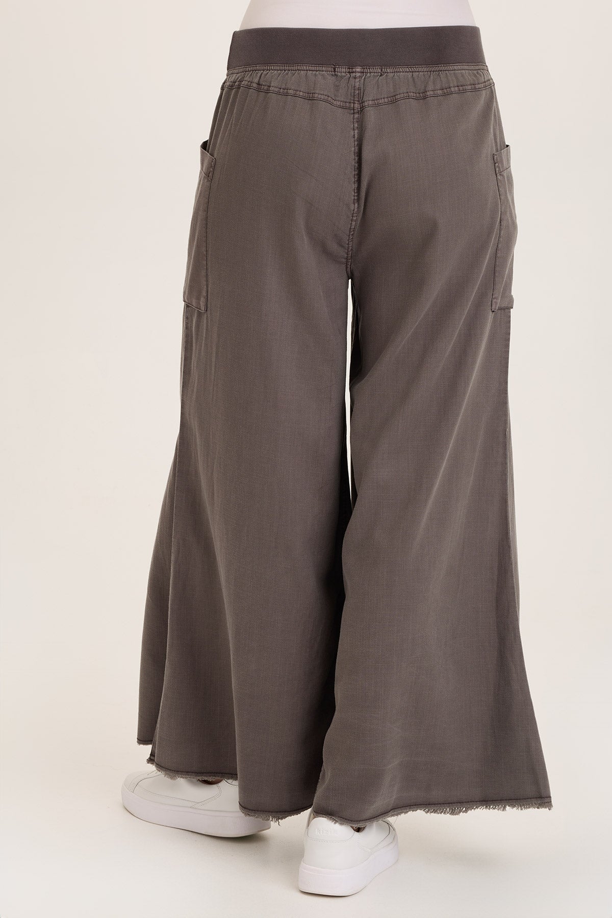 Wearables Desoto Lightweight Twill Ultra-Flare Wide Leg Pant Charcoal - XCVI