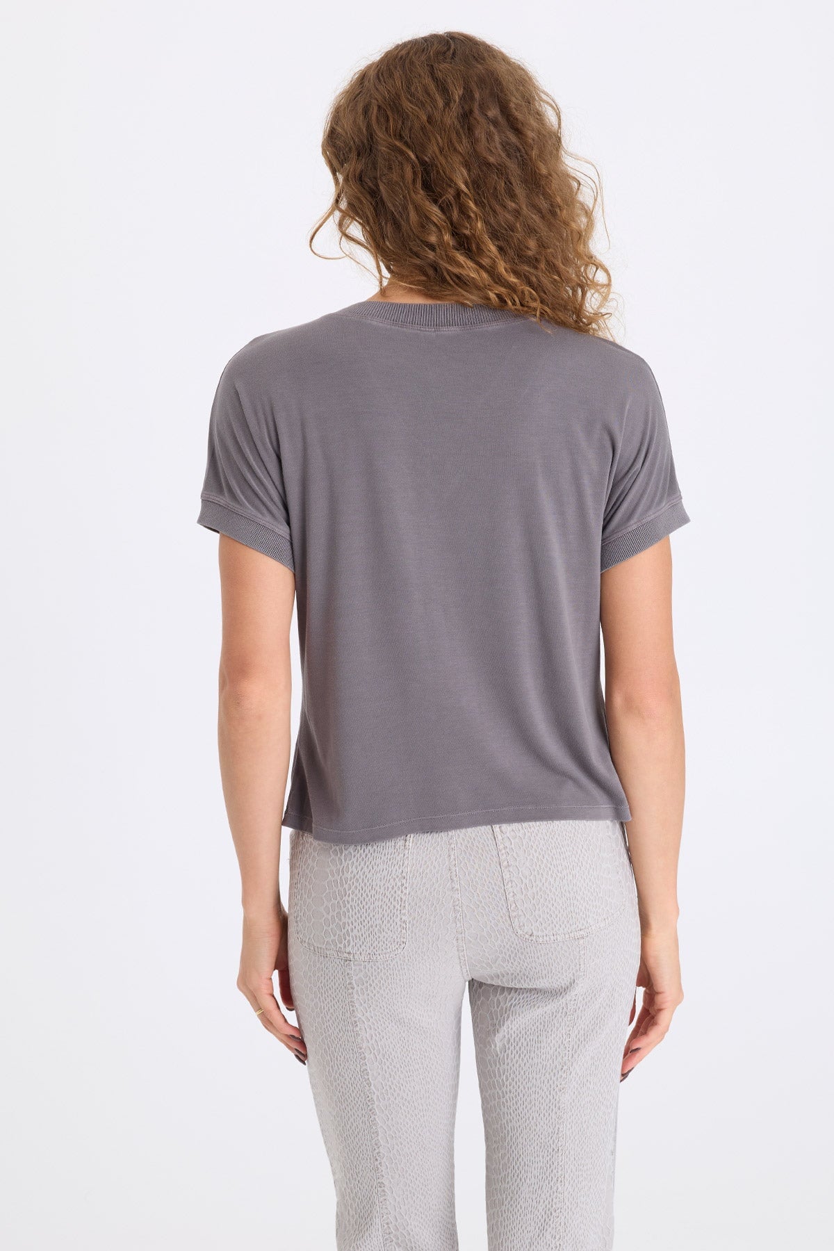 Sergius Jersey V-Neck Tee Nebulous Pigment - XCVI