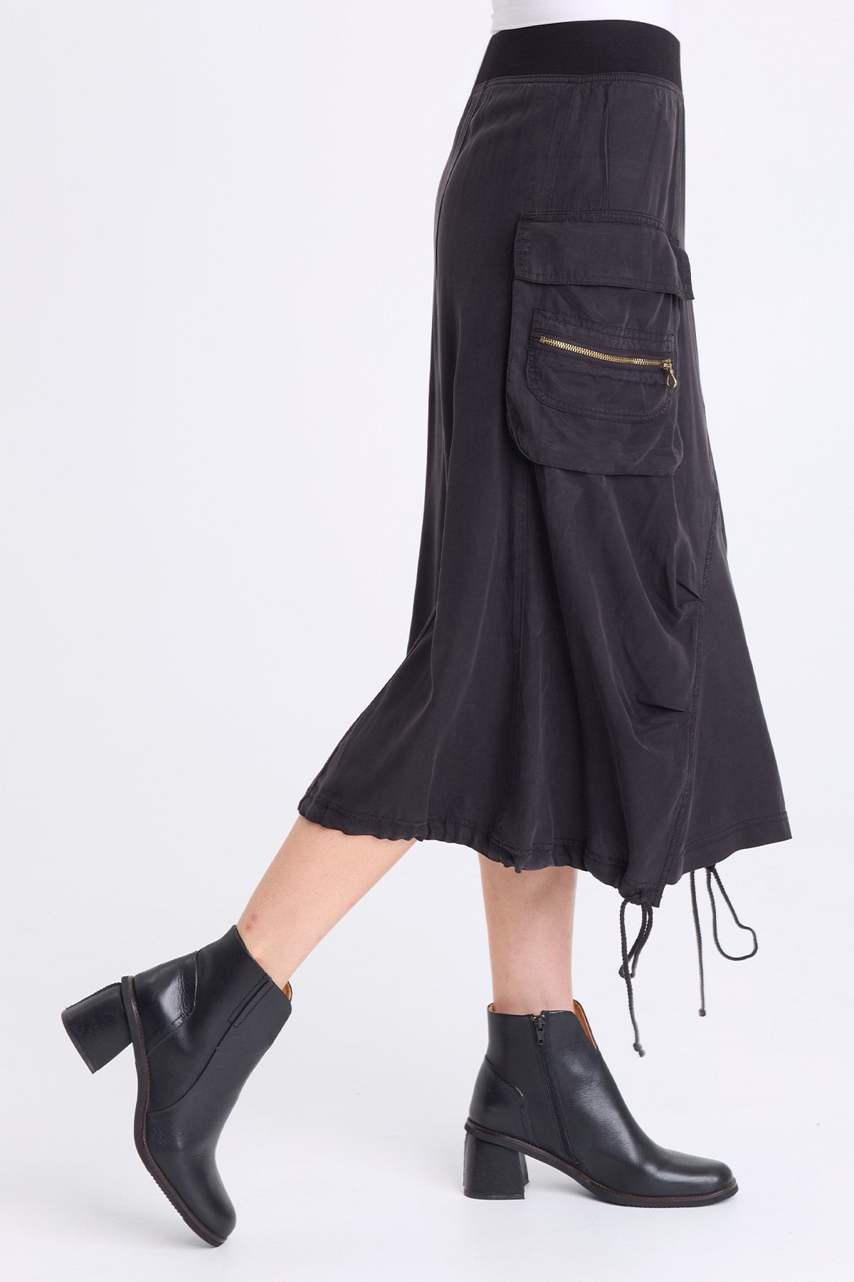 Cyran Soft Twill Cinch Hem Cargo Skirt Black - XCVI