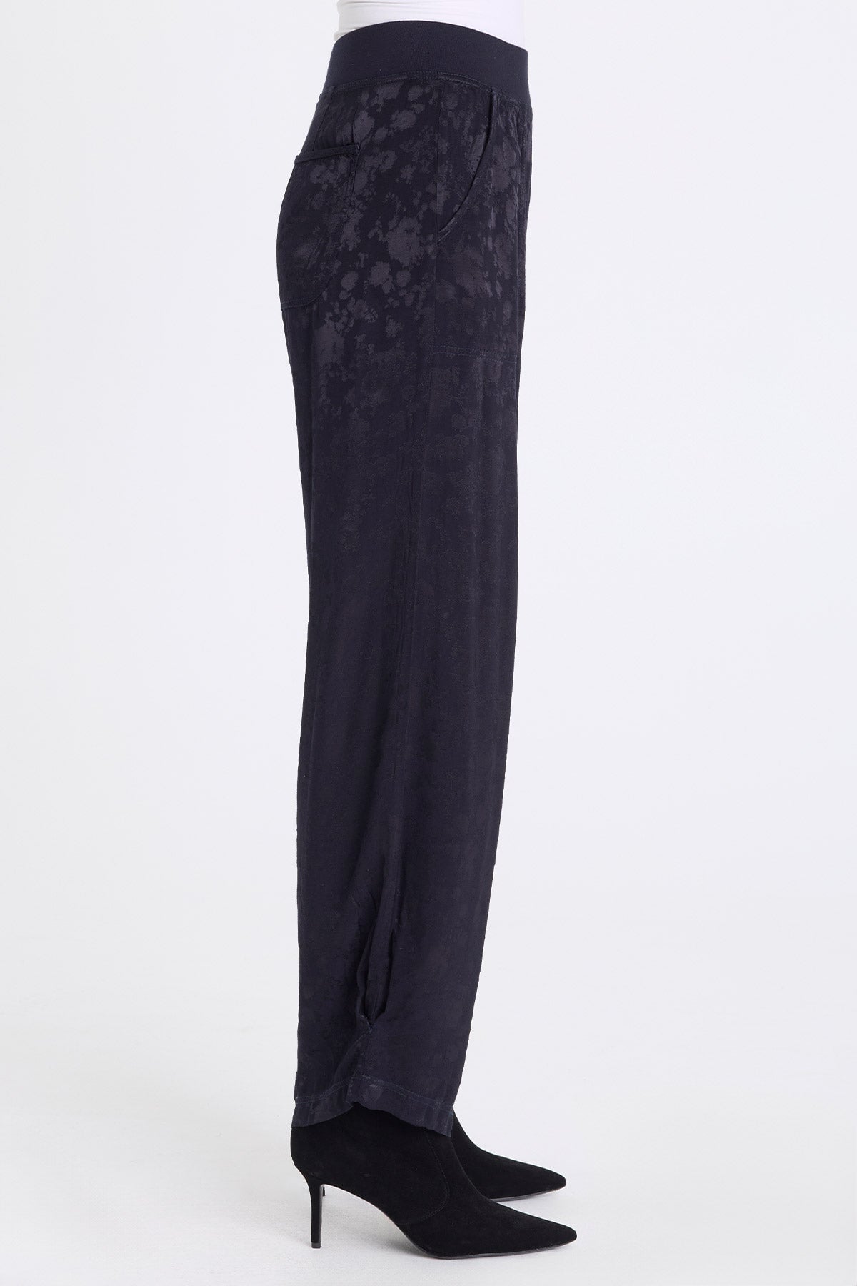 Tarquin Textured Satin Pleated Leg Pull-On Pant Midnight Blue - XCVI