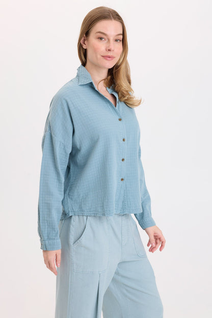 Wearables Becknir Basket Weave Textured Button-Up Top Thunderclap Pigment - XCVI