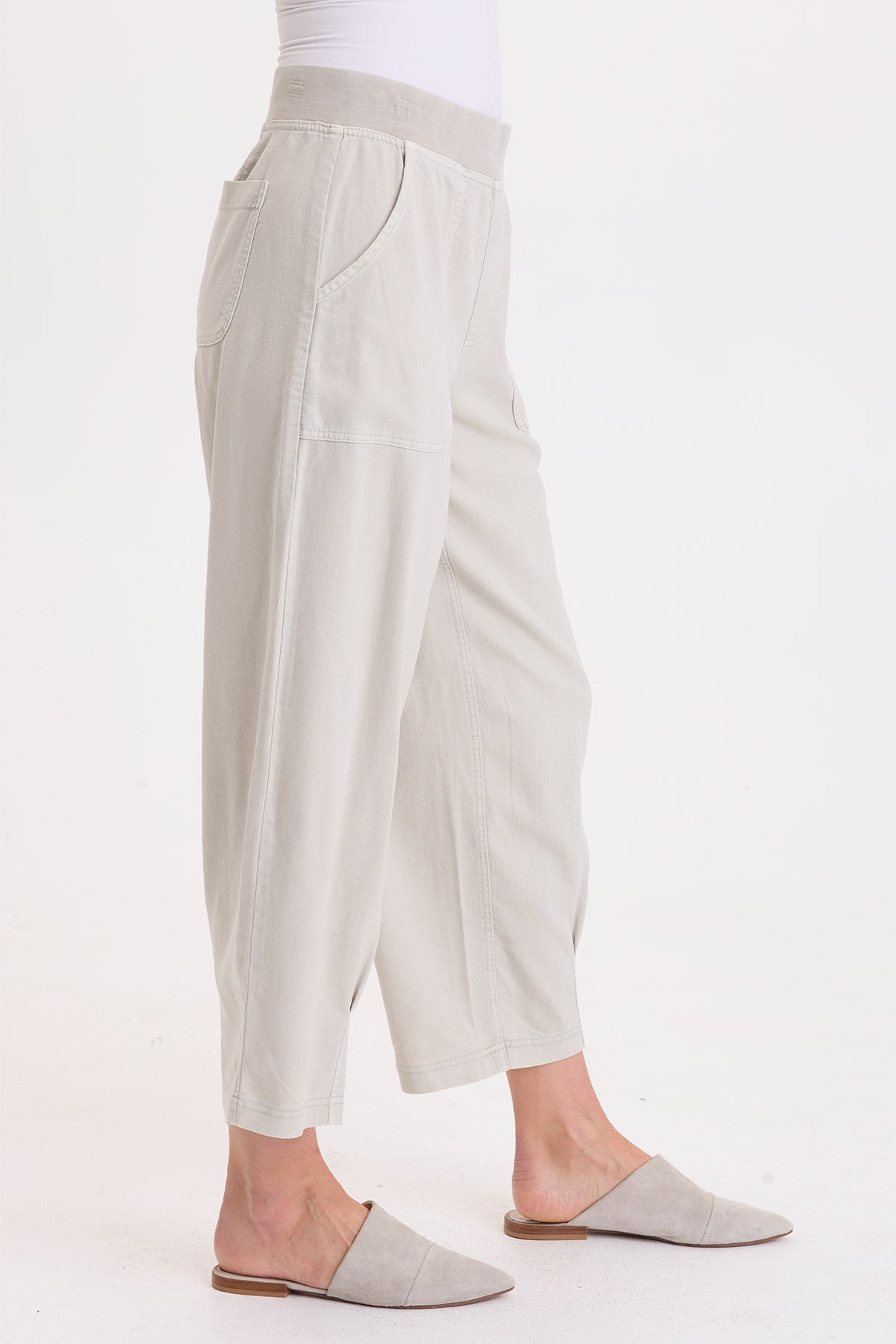 Wearables Festus Twill Tapered Pleated Hem Pull-On Crop Whitecap Pigment - XCVI