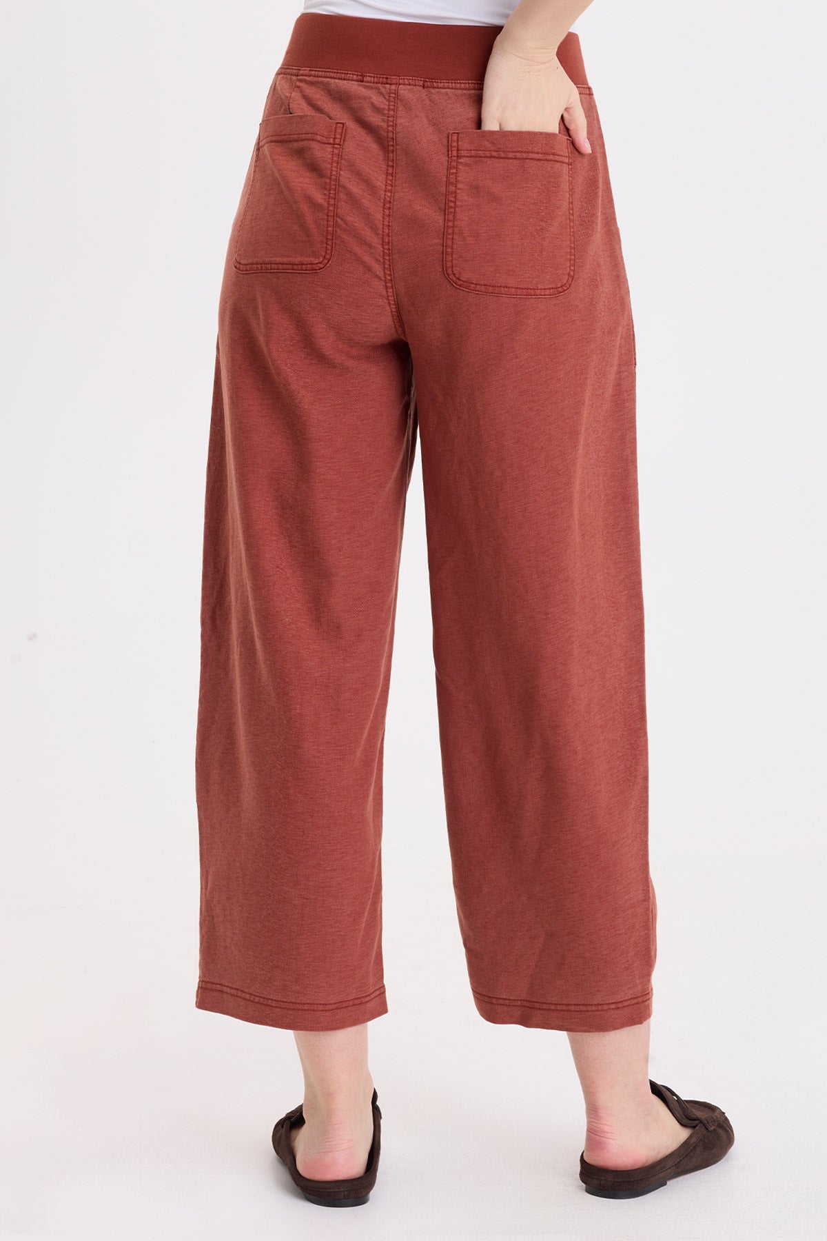 Wearables Festus Twill Tapered Pleated Hem Pull-On Crop Mahogany Pigment - XCVI