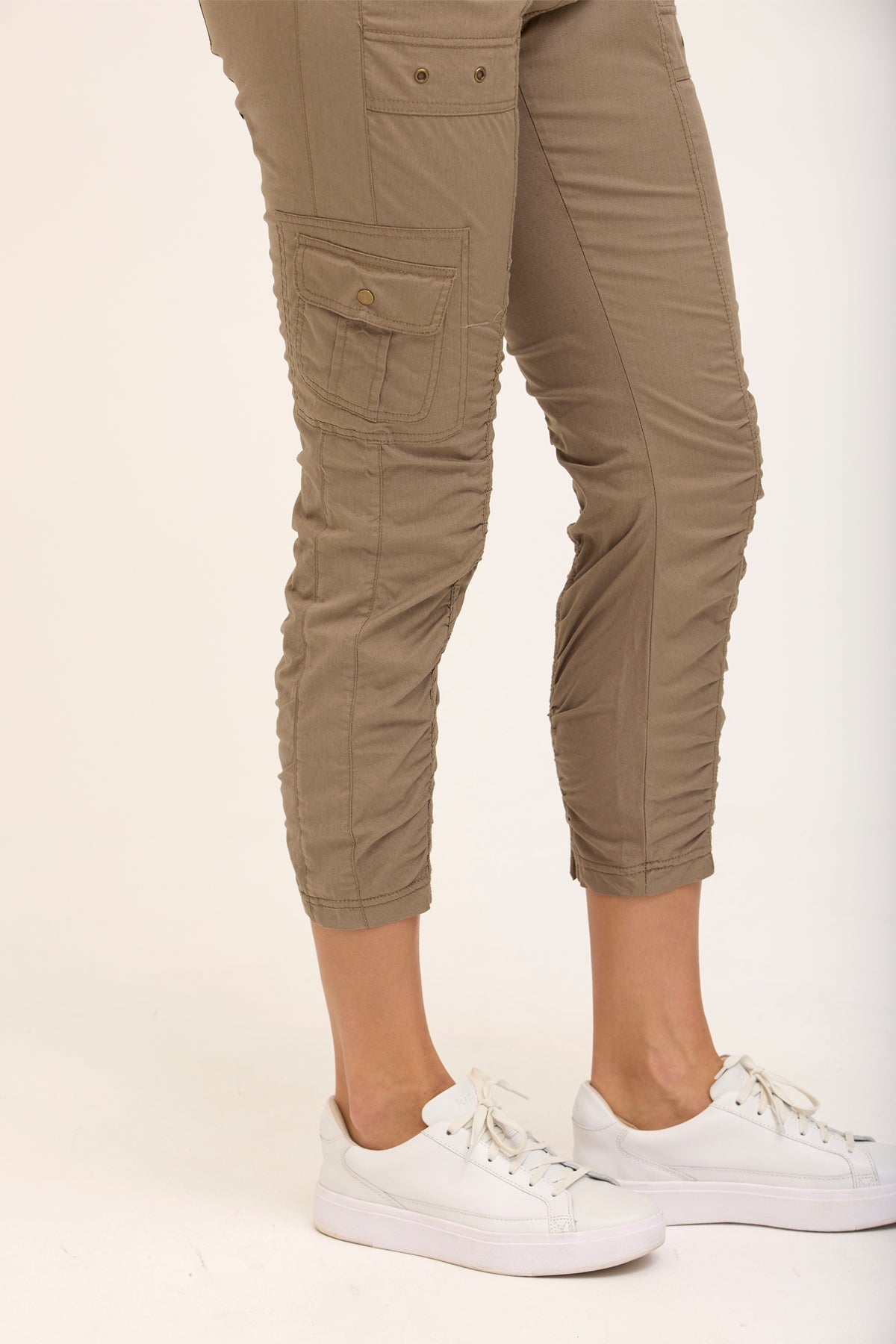 Wearables Tilton Stretch Poplin Ruched Crop Skinny Pant Truffle - XCVI