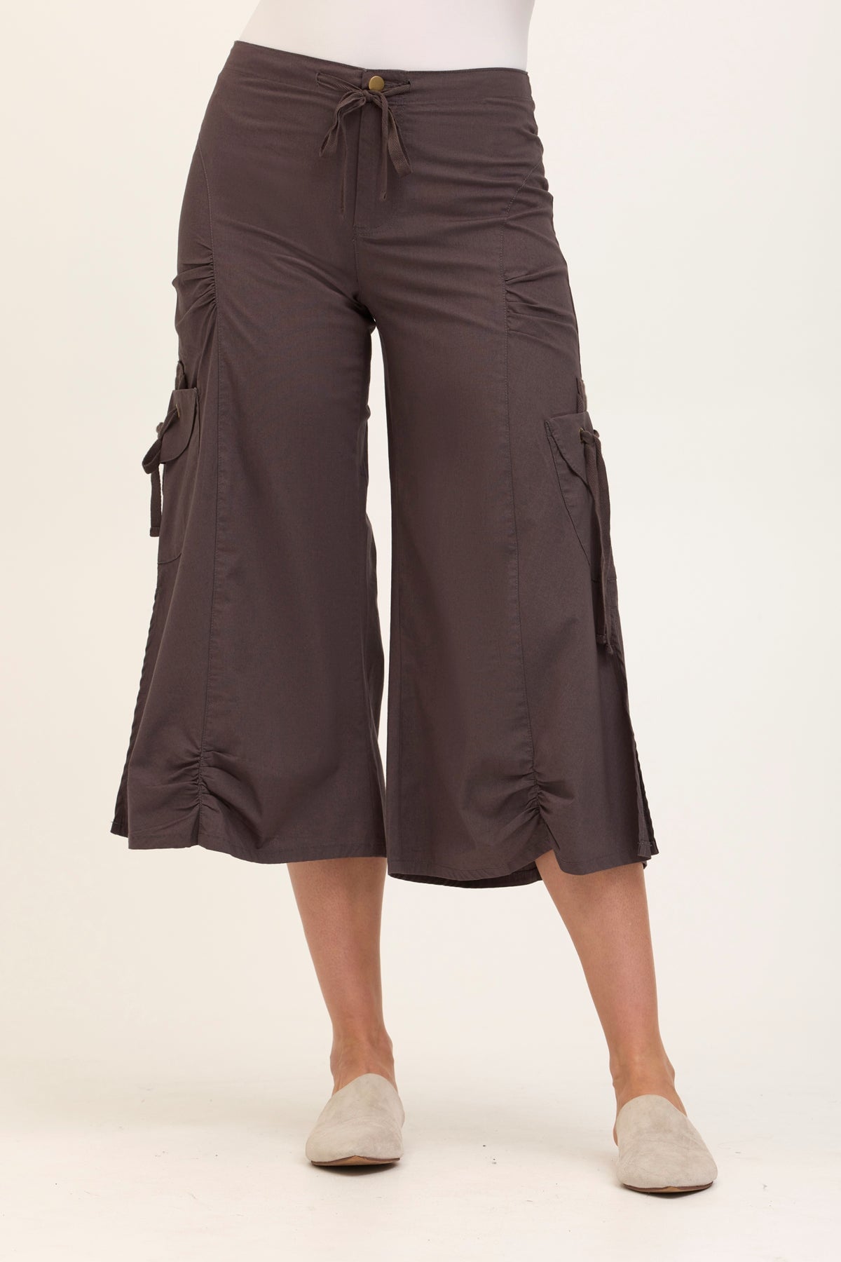 Wearables Core Cargo Gaucho Crop Stretch Poplin Pant Charcoal - XCVI