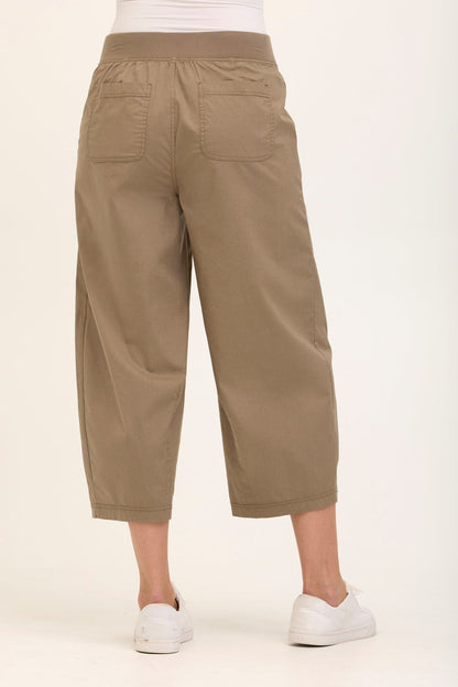 Benson Stretch Poplin Pull-On Waist Barrel Crop Pant Truffle - XCVI