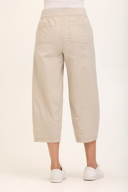 Benson Stretch Poplin Pull-On Waist Barrel Crop Pant Silverstone - XCVI