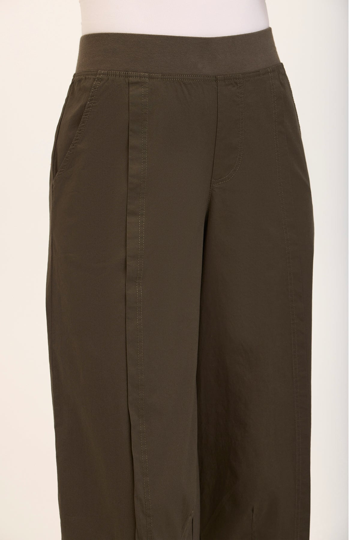 Benson Stretch Poplin Pull-On Waist Barrel Crop Pant Olive - XCVI
