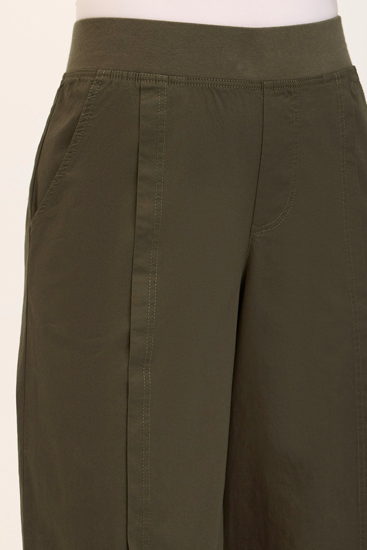 Benson Stretch Poplin Pull-On Waist Barrel Crop Pant Olive - XCVI