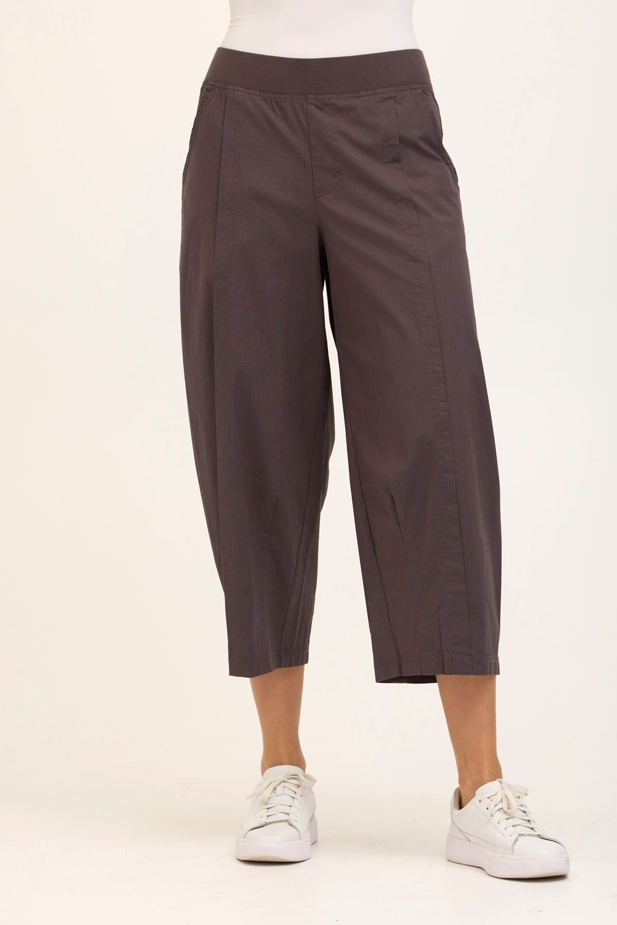Benson Stretch Poplin Pull-On Waist Barrel Crop Pant Charcoal - XCVI