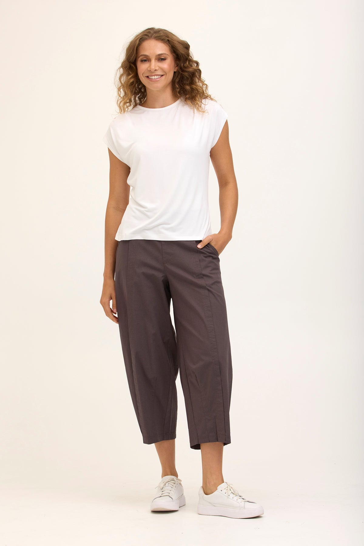 Benson Stretch Poplin Pull-On Waist Barrel Crop Pant Charcoal - XCVI