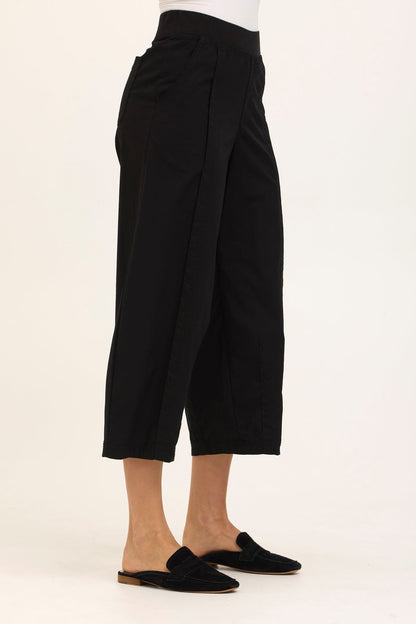 Benson Stretch Poplin Pull-On Waist Barrel Crop Pant Black - XCVI