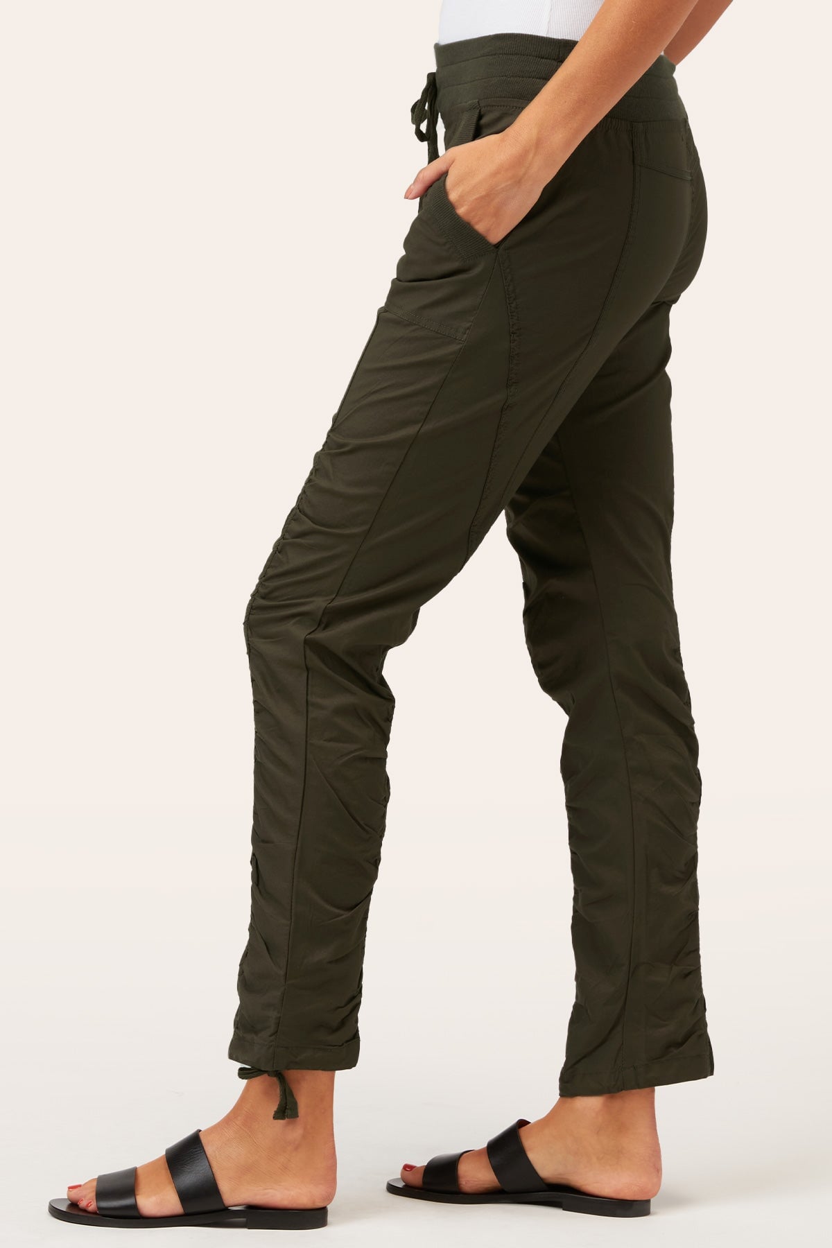 Jules Pant in Olive  - XCVI