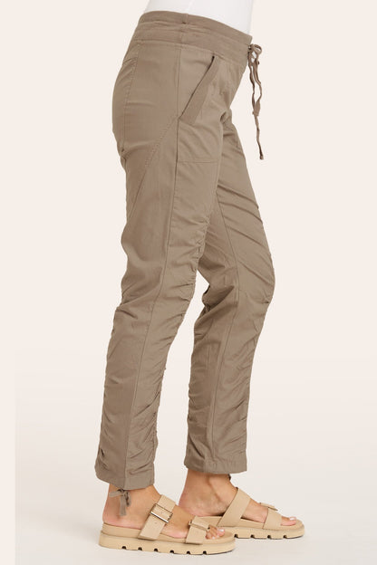 Jules Pant in Truffle  - XCVI