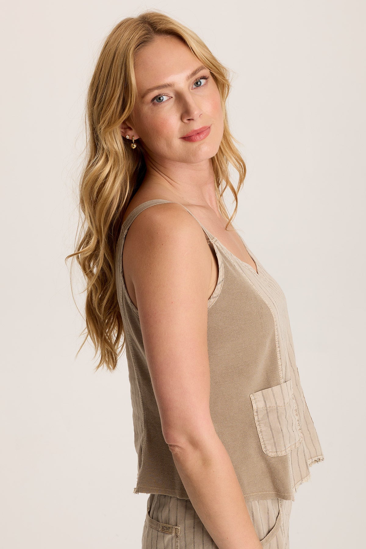 Ludora Linen Tank – Striped with Sharkbite Hem Tanglewood Pigment - XCVI