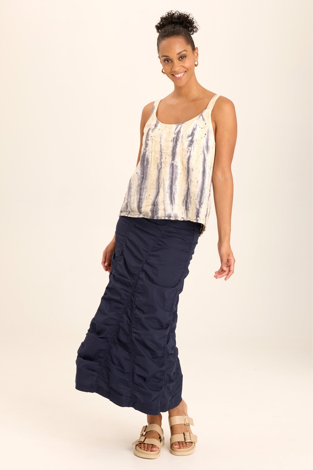 Wearables Shawnie Linen Billowy Pintuck Tank with distressed hem and side slit detail in Blue Flecked Wash - XCVI
