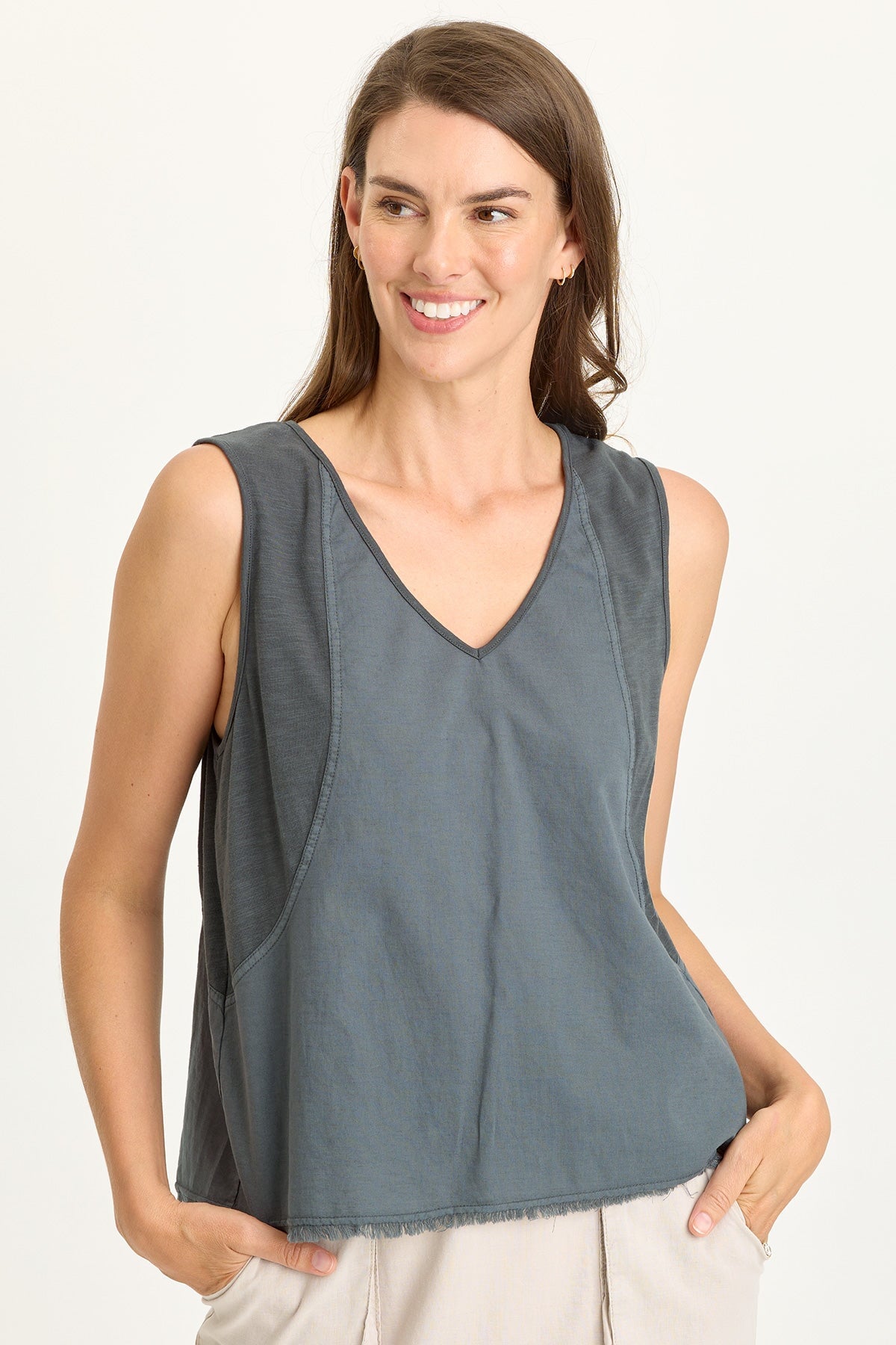 Wearables Mazie Linen/Jersey V-Neck Tank Hawthorn Leaf - XCVI
