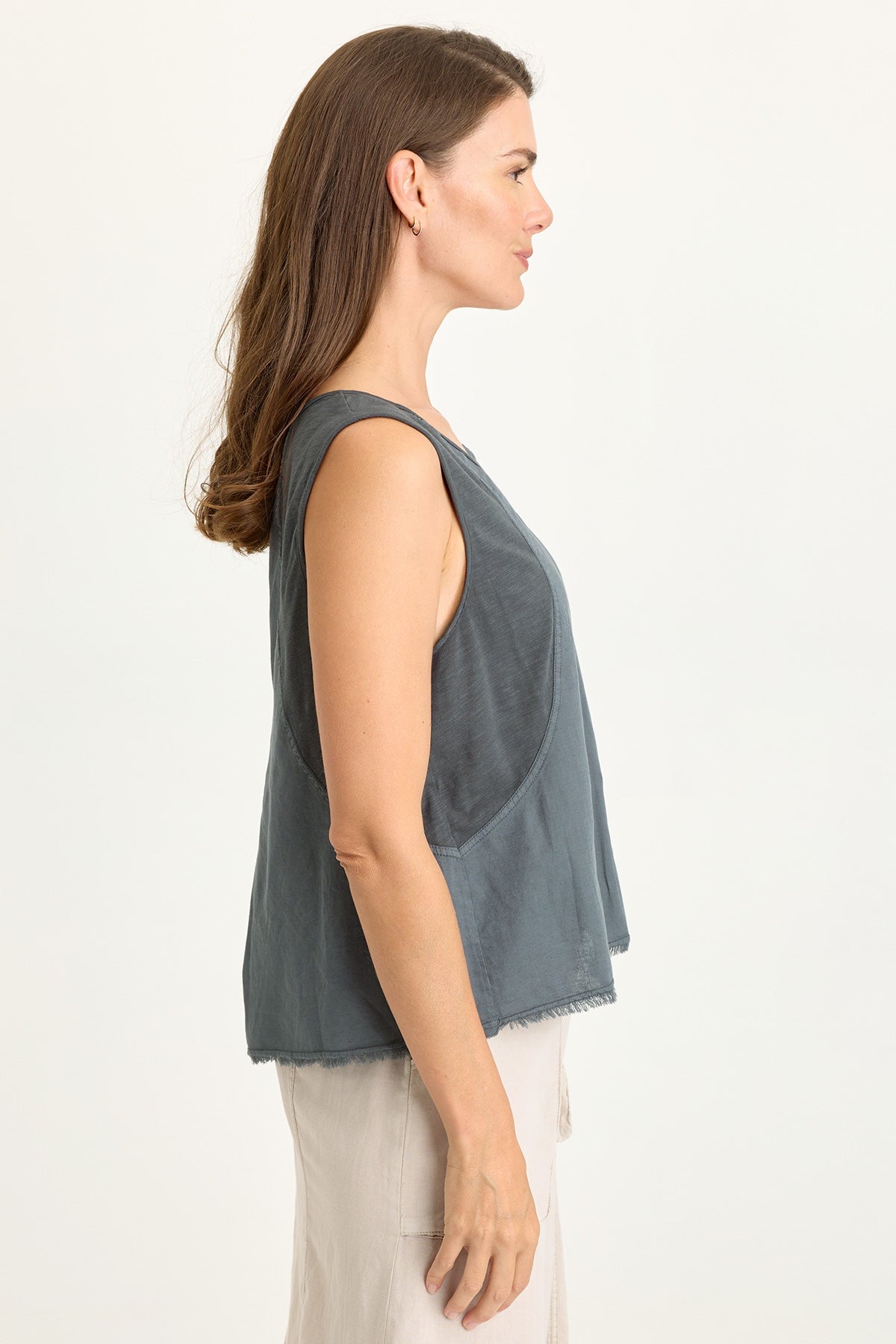 Wearables Mazie Linen/Jersey V-Neck Tank Hawthorn Leaf - XCVI