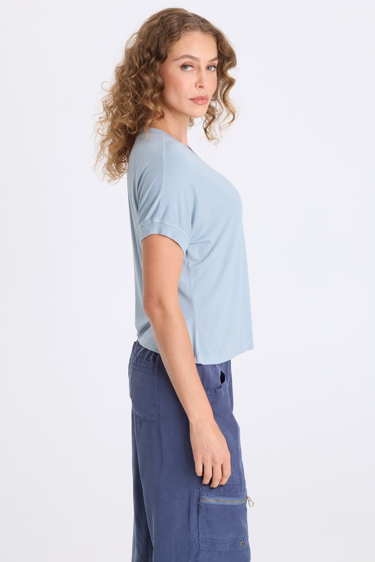 Sergius Jersey V-Neck Tee Sky Light - XCVI