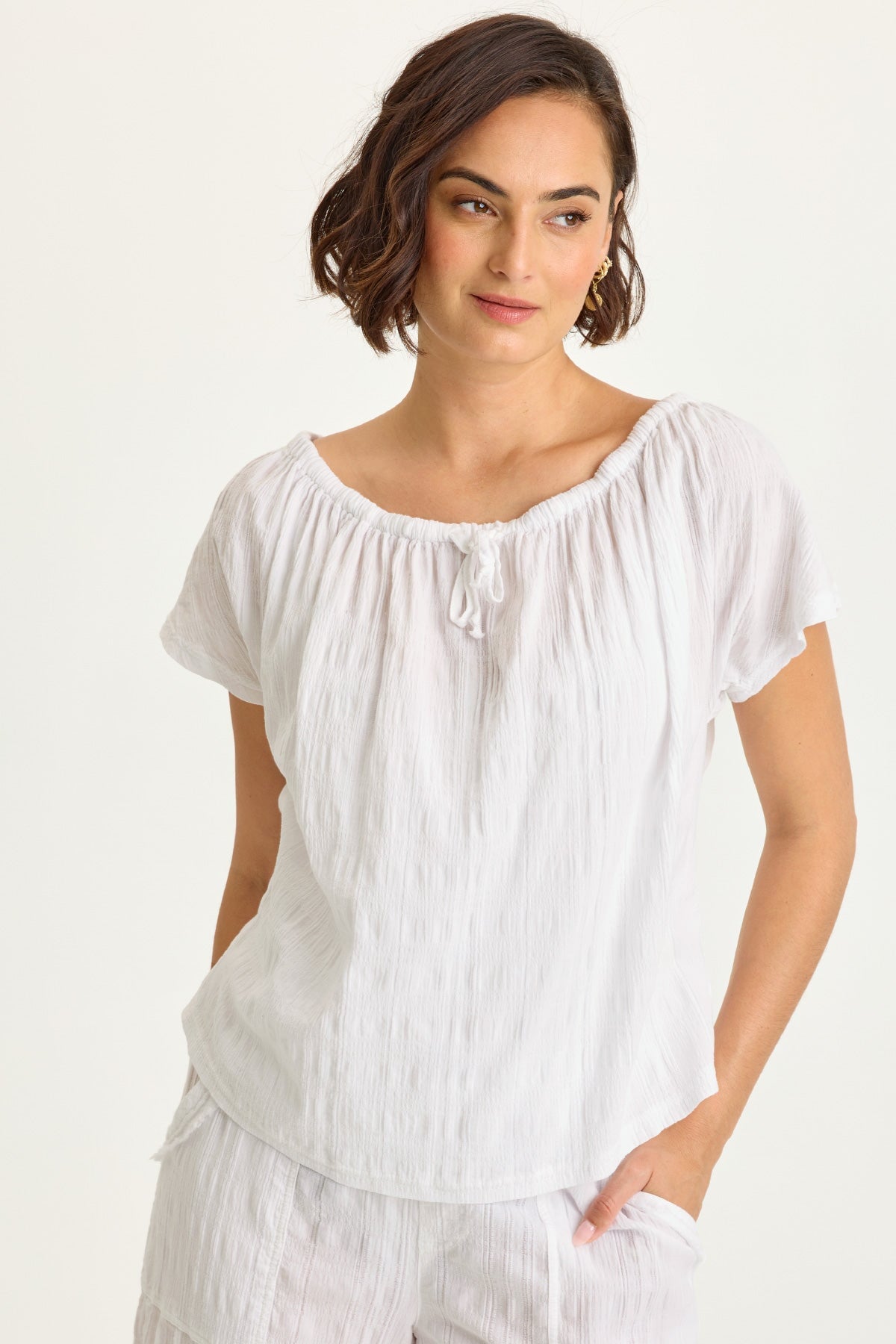 Wearables Selda Textured Gauze Cinched Tie Neck Flutter Short Sleeves Top White - XCVI