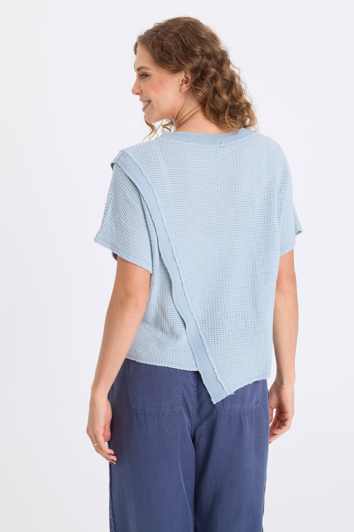 Ursus Thermal Assymetric Hem Batwing Short Sleeve Pullover Top Sky Light - XCVI