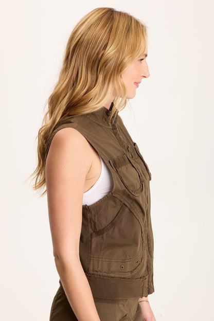 Grindelle Vest – Poplin and Jersey with Utility Pockets Westgate Pigment - XCVI