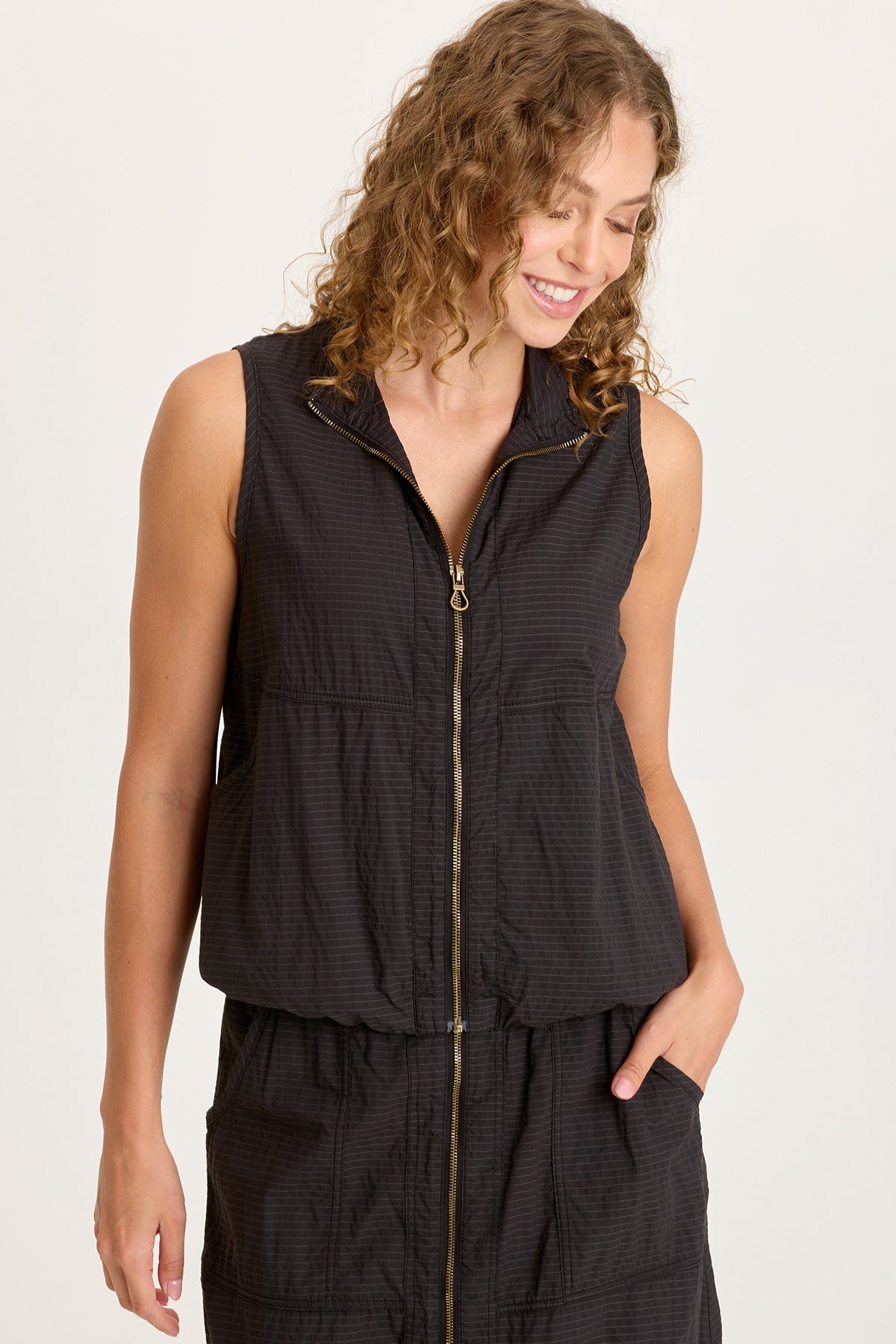 Tallis Textured Stretch Zip Front Elastic Bubble Hem Vest Black - XCVI