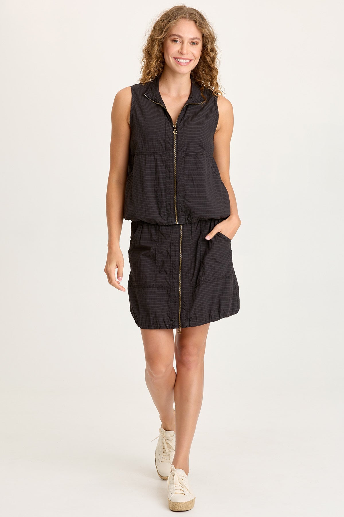 Tallis Textured Stretch Zip Front Elastic Bubble Hem Vest Black - XCVI