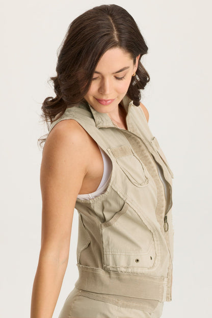 Grindelle Vest – Poplin and Jersey with Utility Pockets Sand - XCVI