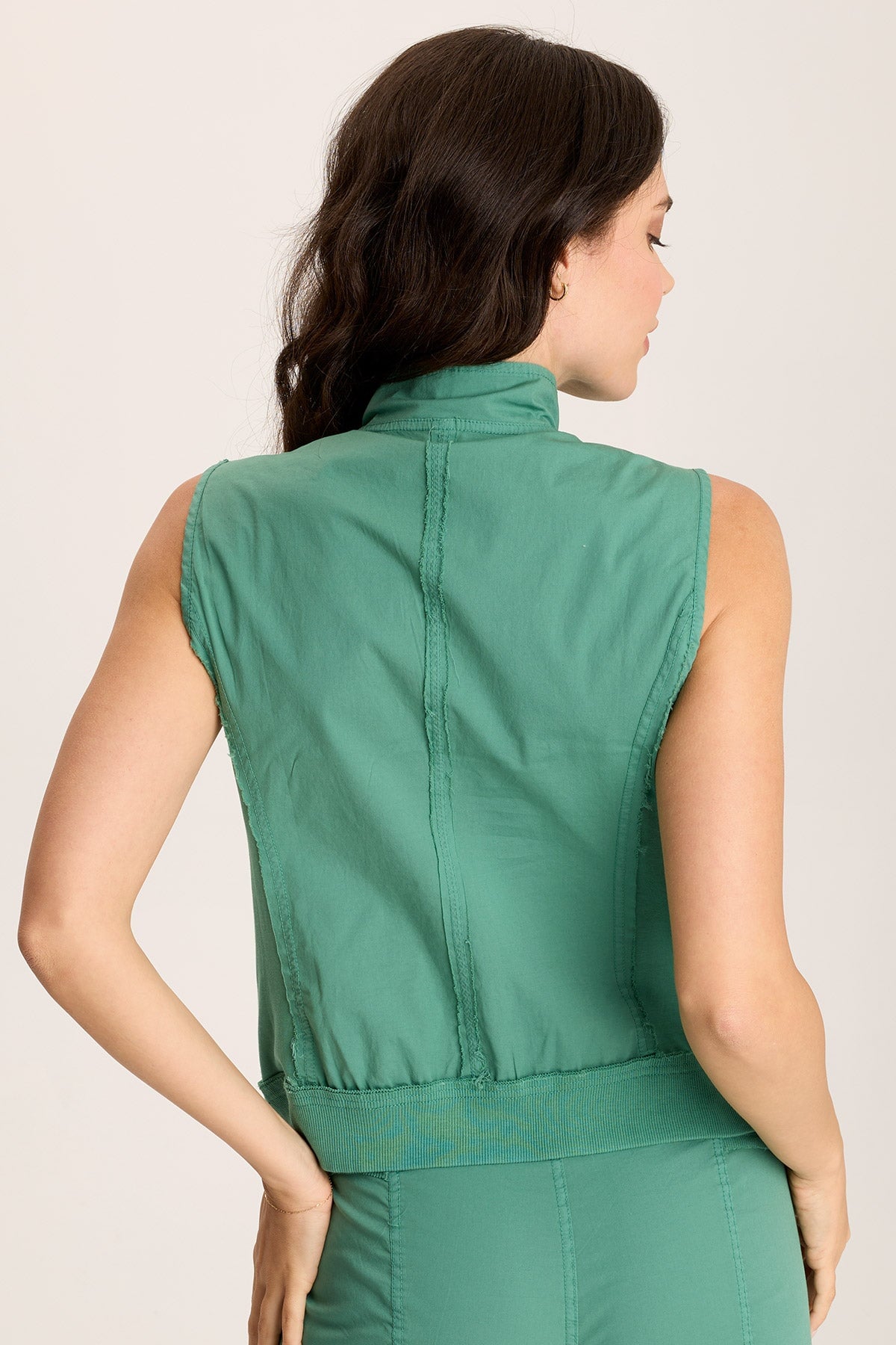 Grindelle Vest – Poplin and Jersey with Utility Pockets Feldspar - XCVI