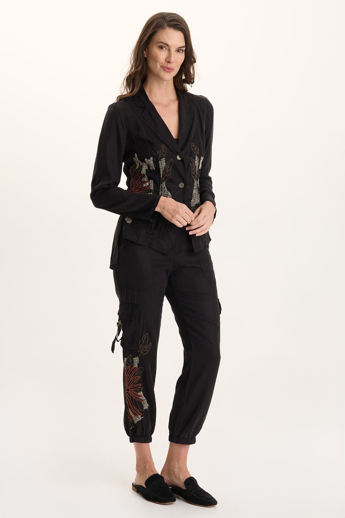 Embroidered Darri Twill Jogger Pant Black - XCVI