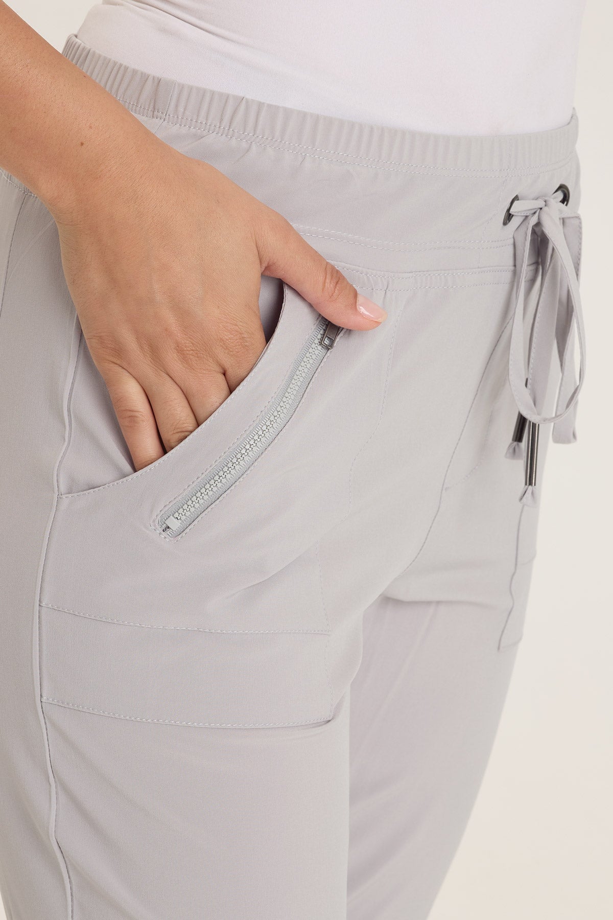 Aksana Whisper Stretch Ruched Active Slim Pant Arctic - XCVI