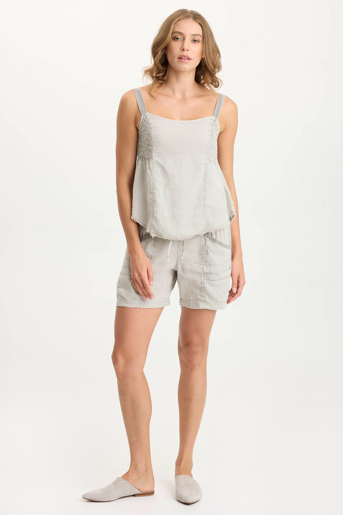 Rebel Laid-Back Tabbed Linen Short Whitecap Pigment - XCVI