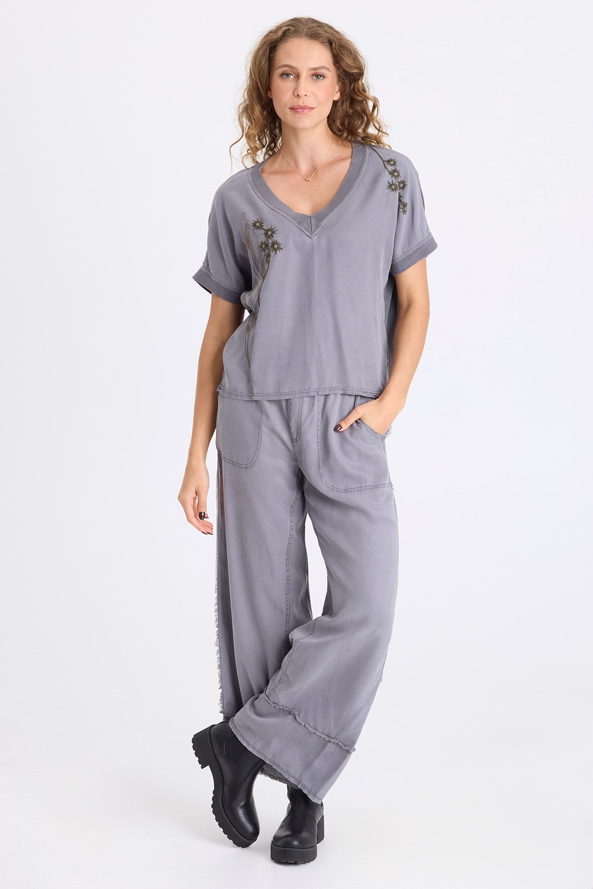 Seedling Hanno Embroidered Soft Twill V-Neck Short Sleeve Top Nebulous Pigment - XCVI