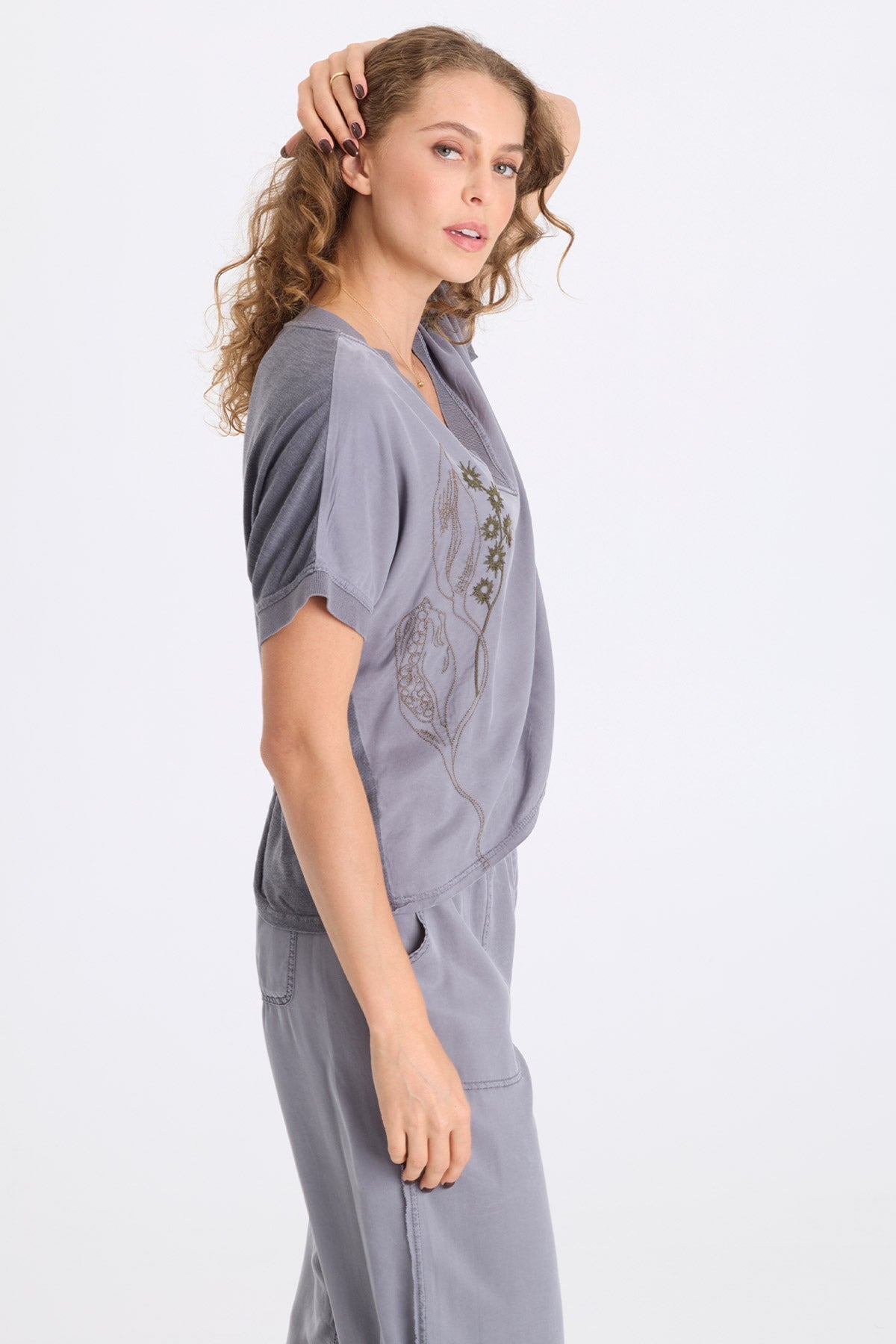 Seedling Hanno Embroidered Soft Twill V-Neck Short Sleeve Top Nebulous Pigment - XCVI