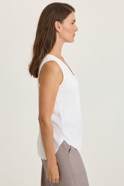 Wearables Nila Twill-Front Jersey-Back V-Neck Tank White - XCVI