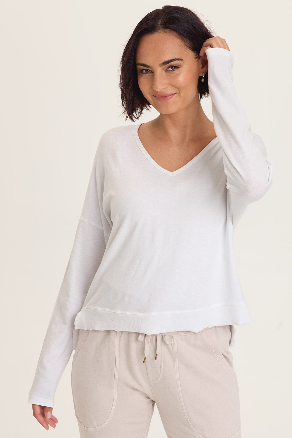 Wearables Odilia High-Low Hem Short Sleeve V-Neck Jersey Top White - XCVI