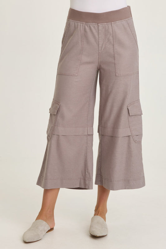 Wearables Rosalina Twill Cargo Gaucho Crop Poppy Seed - XCVI