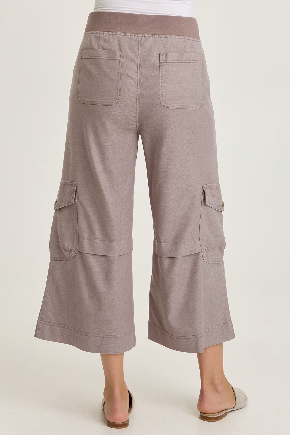 Wearables Rosalina Twill Cargo Gaucho Crop Poppy Seed - XCVI