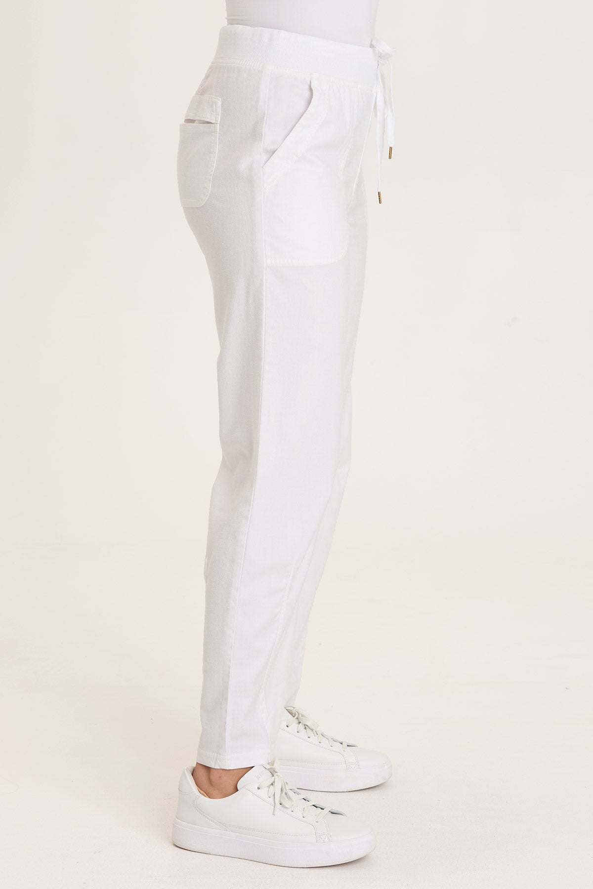 Wearables Mandell Twill Drawstring Barrel-Like Dart Pant White - XCVI