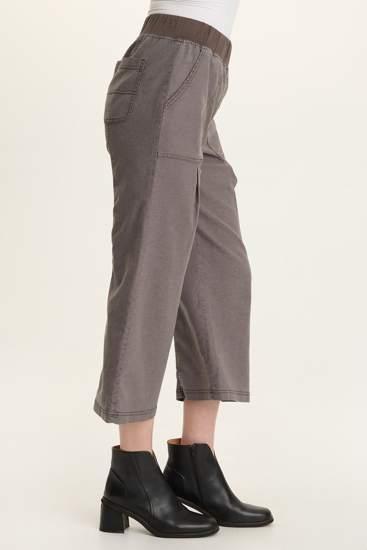 Wearables Eileen Twill Wide-Leg Crop Charcoal - XCVI